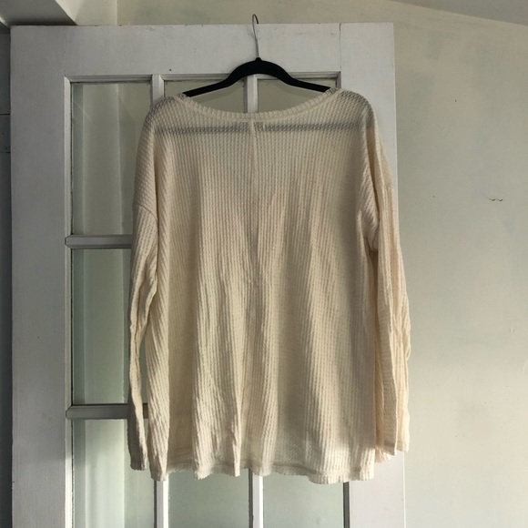 Off white long sleeve Urban Outfitters - Picture 2 of 4